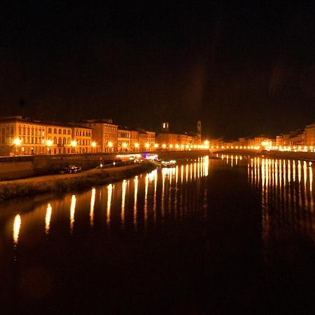 Nice Apartment On The Riverside Pisa Buitenkant foto