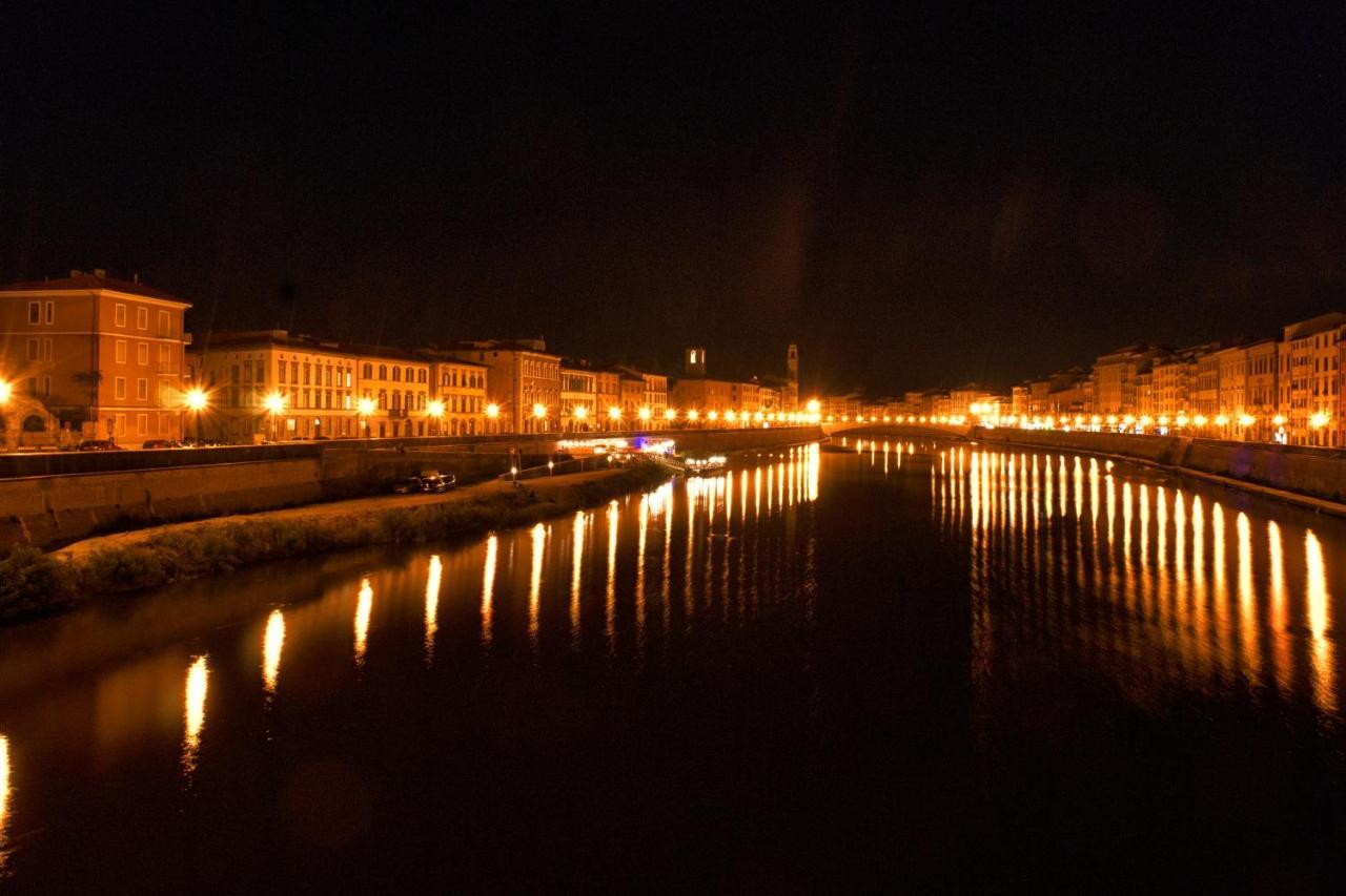 Nice Apartment On The Riverside Pisa Buitenkant foto